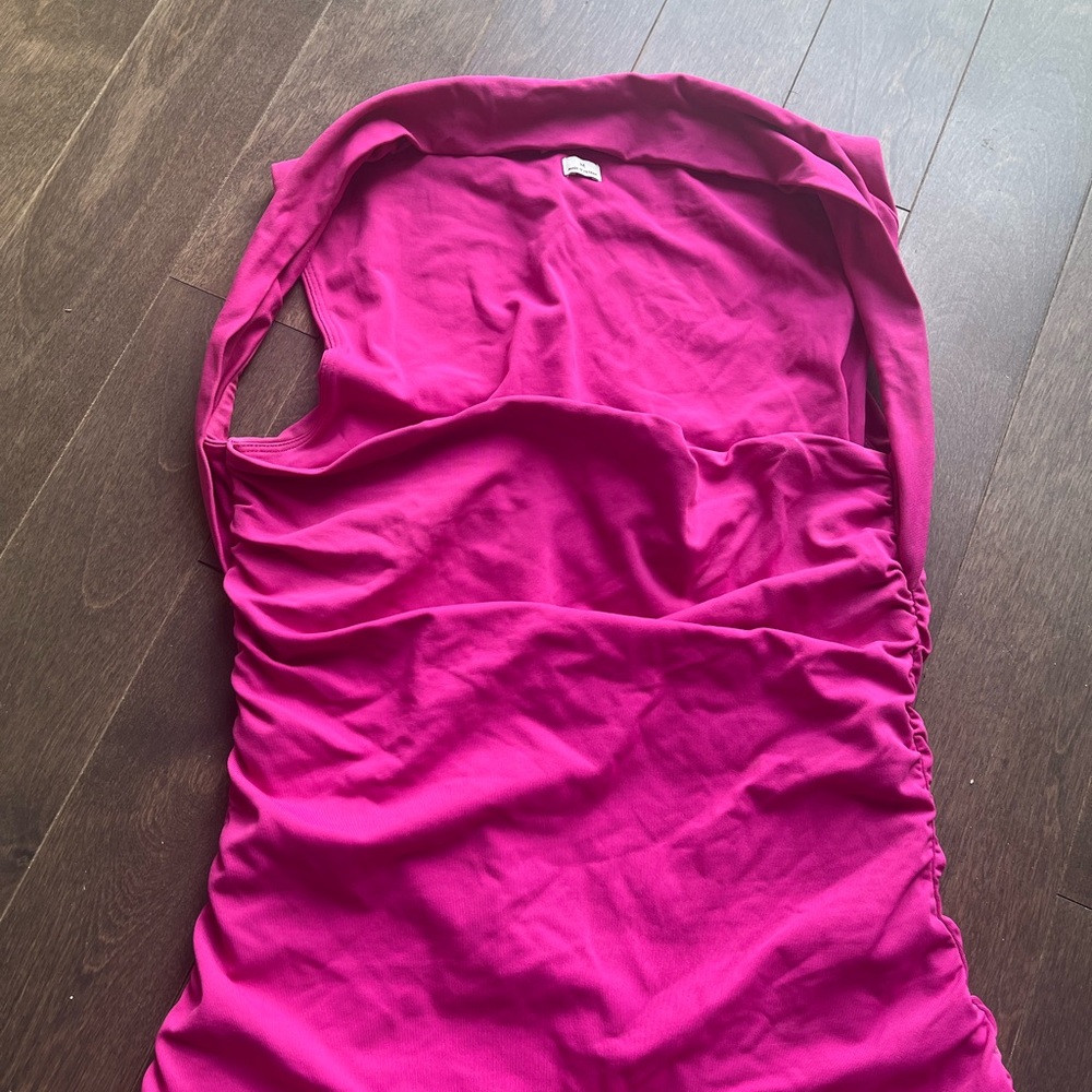 Aritzia Pink Tank Top with Ruched Sides and Sleeveless Design